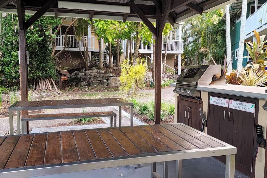 Luxury Top Floor Sunset Villa Noosaville Exterior photo